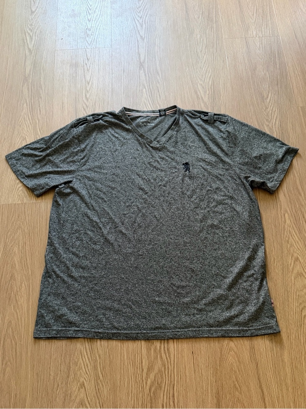 English Laundry Lions Crest Gray V-Neck T-Shirt Men’s 5XL Embroidered Logo